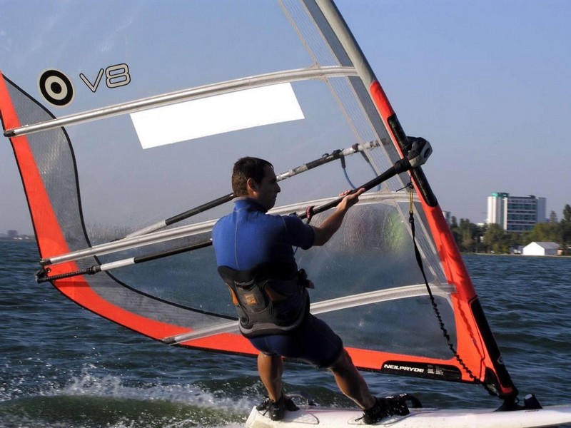 Initiere in windsurfing in Constanta