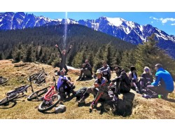 eBike, evadare din Brasov spre Poiana Brasov cu biciclete electrice, tur privat cu ghid si pranz inclus pentru cupluri