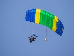 Skydiving, salt cu parasuta in Iasi, idee de experienta cadou la Iasi