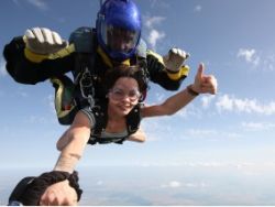 Skydiving, salt cu parasuta in Constanta, idee de experienta cadou la mare