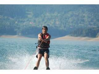 Schi nautic pe lacul Bicaz