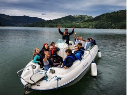 Croaziera cu salupa pe lacul Bicaz