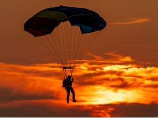 Skydiving salt cu parasuta in Pitesti