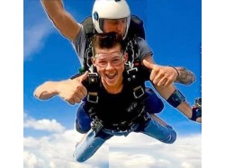 Skydiving salt cu parasuta in Arad