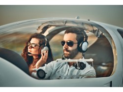 Survol de placere cu avionul si invitati in Piatra Neamt