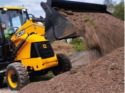 Doamnele invart pamantul. Testeaza un super excavator in Bucuresti