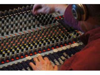 Activitate muzicala intr-un studio profesionist in Cluj