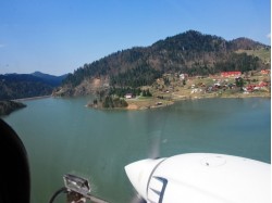 Zbor de placere cu avionul deasupra lacului Colibita